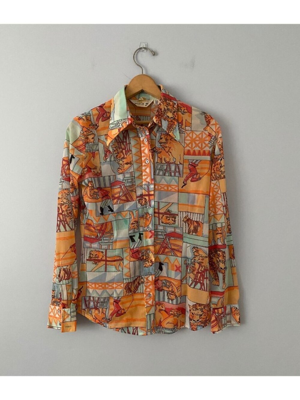Vintage Lion Tamer Circus Theme Women's Size S/M Novelty Print Button Down Shirt